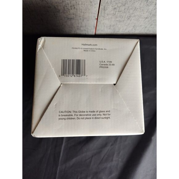 Hallmark Peanuts 50th Anniversary Musical Snow Globe - Picture 6 of 7